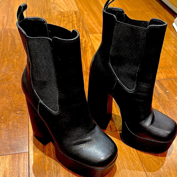 Jessica Simpson Chunky Y2K Low Cut Boots With 6 inch Heel Stretchy Size 9 - Picture 3 of 5